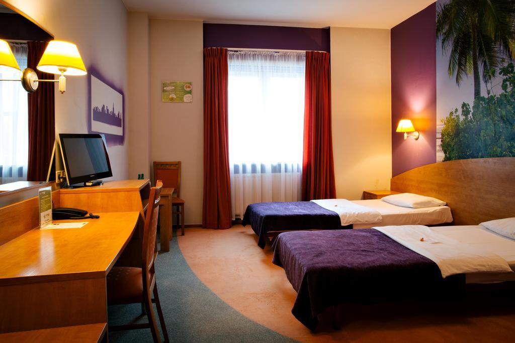 Comfortbiznes Pruszków Exterior foto